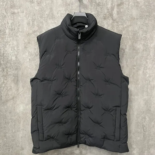 【BURBERRY  公式旗艦店】バーバリー  ダウンジャケット ご好評に付き再入荷！241226