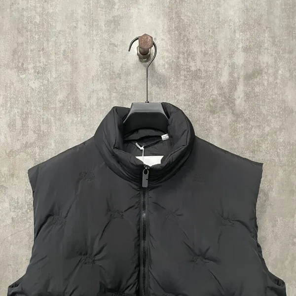 【BURBERRY  公式旗艦店】バーバリー  ダウンジャケット ご好評に付き再入荷！241226
