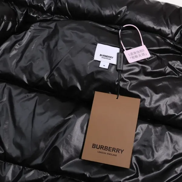 【BURBERRY 公式旗艦店】バーバリー ダウンジャケット ご好評に付き再入荷!241102 【BURBERRY 公式旗艦店】バーバリー ダウンジャケット ご好評に付き再入荷!241102