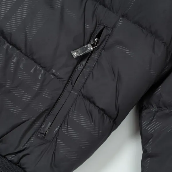 【BURBERRY 公式旗艦店】バーバリー ダウンジャケット ご好評に付き再入荷!240927 【BURBERRY 公式旗艦店】バーバリー ダウンジャケット ご好評に付き再入荷!240927