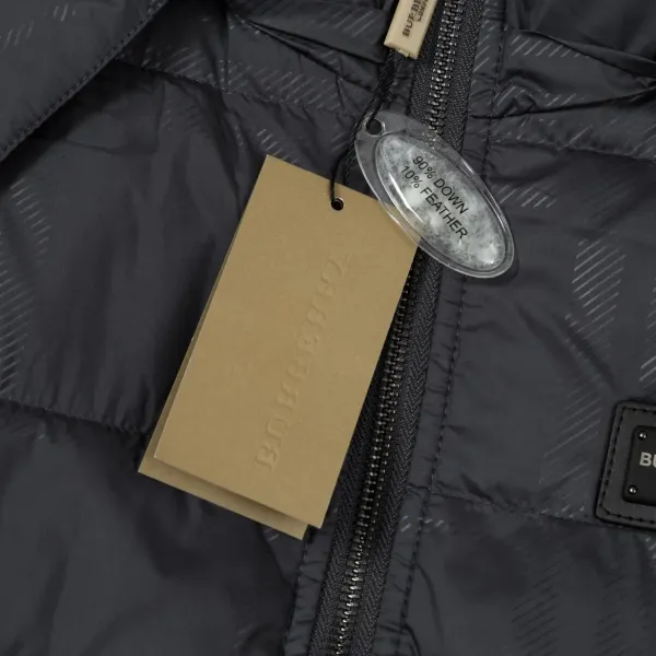 【BURBERRY 公式旗艦店】バーバリー ダウンジャケット ご好評に付き再入荷!240927 【BURBERRY 公式旗艦店】バーバリー ダウンジャケット ご好評に付き再入荷!240927