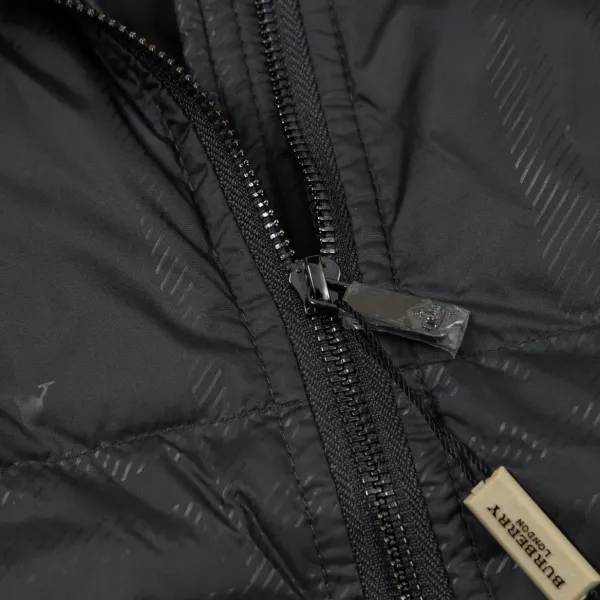 【BURBERRY 公式旗艦店】バーバリー ダウンジャケット ご好評に付き再入荷!240927 【BURBERRY 公式旗艦店】バーバリー ダウンジャケット ご好評に付き再入荷!240927