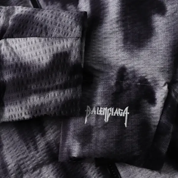 【BALENCIAGA 公式旗艦店】バレンシアガ ダウンジャケット ご好評に付き再入荷! 241214 【BALENCIAGA 公式旗艦店】バレンシアガ ダウンジャケット ご好評に付き再入荷! 241214