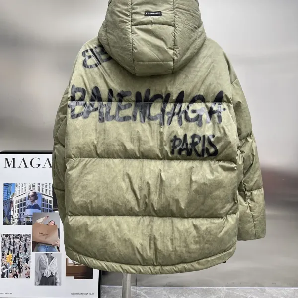 【BALENCIAGA 公式旗艦店】バレンシアガ ダウンジャケット ご好評に付き再入荷! 241205 【BALENCIAGA 公式旗艦店】バレンシアガ ダウンジャケット ご好評に付き再入荷! 241205