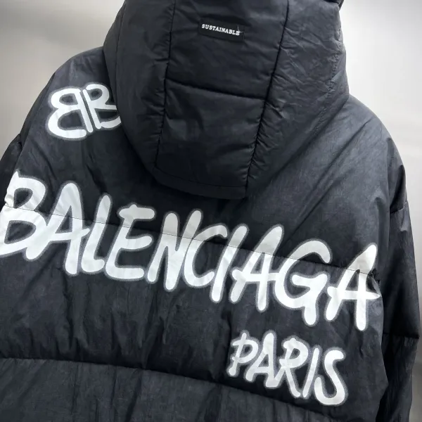 【BALENCIAGA 公式旗艦店】バレンシアガ ダウンジャケット ご好評に付き再入荷! 241205 【BALENCIAGA 公式旗艦店】バレンシアガ ダウンジャケット ご好評に付き再入荷! 241205