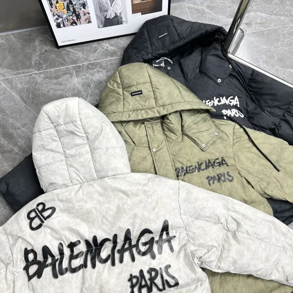 【BALENCIAGA 公式旗艦店】バレンシアガ ダウンジャケット ご好評に付き再入荷! 241205 【BALENCIAGA 公式旗艦店】バレンシアガ ダウンジャケット ご好評に付き再入荷! 241205