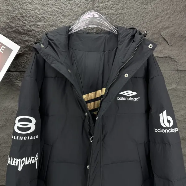 【BALENCIAGA 公式旗艦店】バレンシアガ ダウンジャケット ご好評に付き再入荷! 241205 【BALENCIAGA 公式旗艦店】バレンシアガ ダウンジャケット ご好評に付き再入荷! 241205