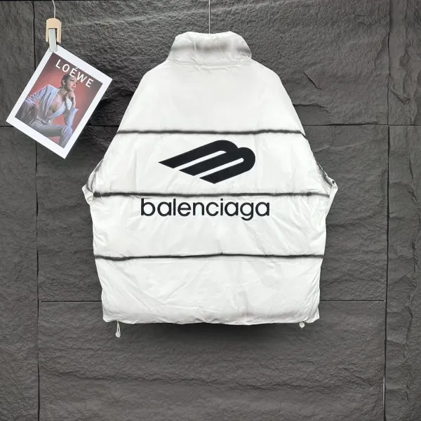 【BALENCIAGA 公式旗艦店】バレンシアガ ダウンジャケット ご好評に付き再入荷! 241205 【BALENCIAGA 公式旗艦店】バレンシアガ ダウンジャケット ご好評に付き再入荷! 241205