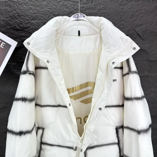 【BALENCIAGA 公式旗艦店】バレンシアガ ダウンジャケット ご好評に付き再入荷! 241205 【BALENCIAGA 公式旗艦店】バレンシアガ ダウンジャケット ご好評に付き再入荷! 241205