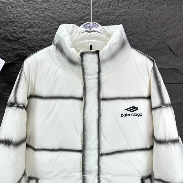 【BALENCIAGA 公式旗艦店】バレンシアガ ダウンジャケット ご好評に付き再入荷! 241205 【BALENCIAGA 公式旗艦店】バレンシアガ ダウンジャケット ご好評に付き再入荷! 241205