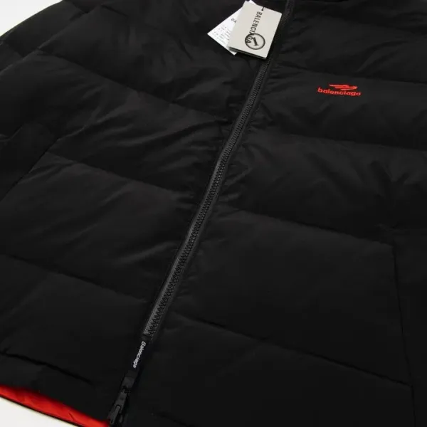 【BALENCIAGA 公式旗艦店】バレンシアガ リバーシブル ダウンジャケット ご好評に付き再入荷!241024 【BALENCIAGA 公式旗艦店】バレンシアガ リバーシブル ダウンジャケット ご好評に付き再入荷!241024