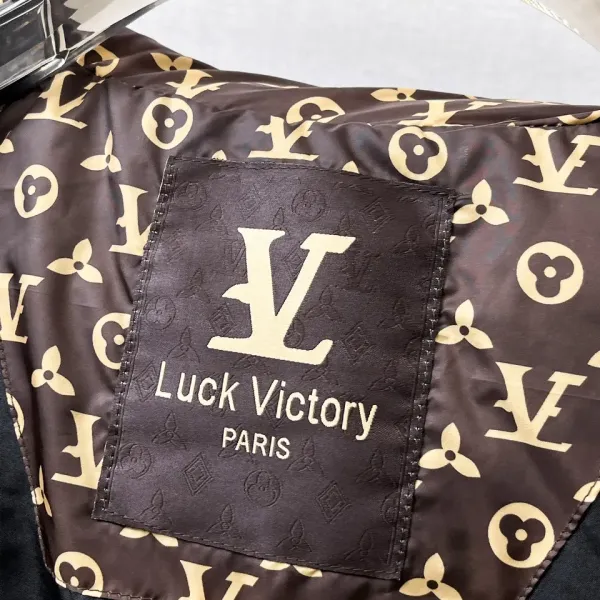 【LOUIS VUITTON 公式旗艦店】ルイヴィトン ダウンジャケット好評に付き再入荷! 241213 【LOUIS VUITTON 公式旗艦店】ルイヴィトン ダウンジャケット好評に付き再入荷! 241213