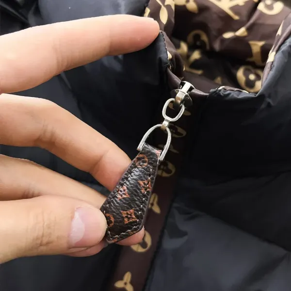 【LOUIS VUITTON 公式旗艦店】ルイヴィトン ダウンジャケット好評に付き再入荷! 241213 【LOUIS VUITTON 公式旗艦店】ルイヴィトン ダウンジャケット好評に付き再入荷! 241213