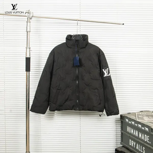 【LOUIS VUITTON  公式旗艦店】ルイヴィトン ダウンジャケット好評に付き再入荷！ 241213