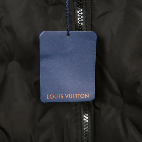 【LOUIS VUITTON  公式旗艦店】ルイヴィトン ダウンジャケット好評に付き再入荷！ 241213