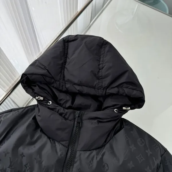 【LOUIS VUITTON 公式旗艦店】ルイヴィトン ダウンジャケット好評に付き再入荷! 241213 【LOUIS VUITTON 公式旗艦店】ルイヴィトン ダウンジャケット好評に付き再入荷! 241213