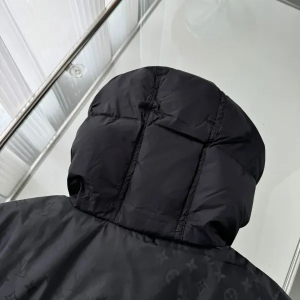 【LOUIS VUITTON 公式旗艦店】ルイヴィトン ダウンジャケット好評に付き再入荷! 241213 【LOUIS VUITTON 公式旗艦店】ルイヴィトン ダウンジャケット好評に付き再入荷! 241213