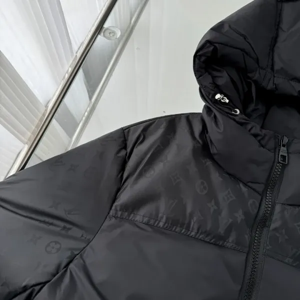 【LOUIS VUITTON 公式旗艦店】ルイヴィトン ダウンジャケット好評に付き再入荷! 241213 【LOUIS VUITTON 公式旗艦店】ルイヴィトン ダウンジャケット好評に付き再入荷! 241213