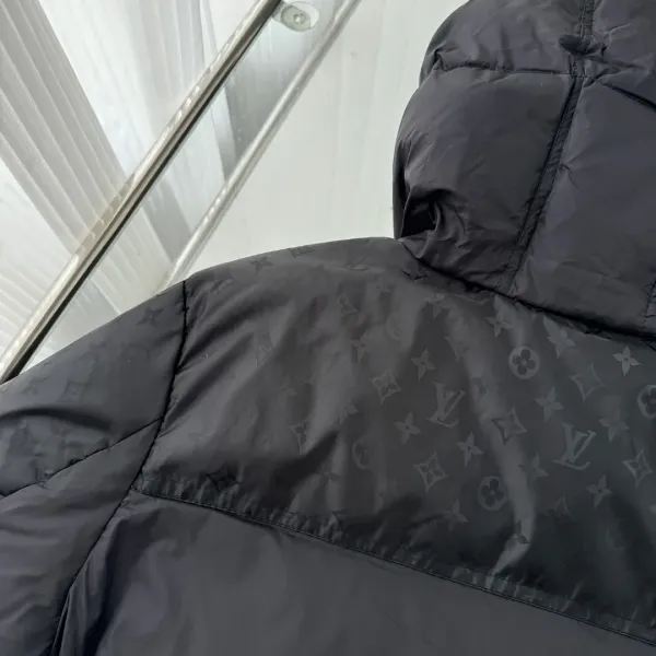 【LOUIS VUITTON 公式旗艦店】ルイヴィトン ダウンジャケット好評に付き再入荷! 241213 【LOUIS VUITTON 公式旗艦店】ルイヴィトン ダウンジャケット好評に付き再入荷! 241213