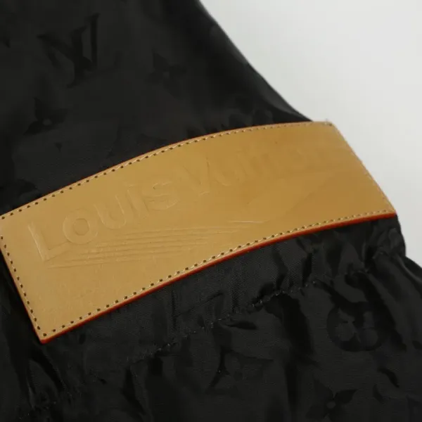 【LOUIS VUITTON  公式旗艦店】ルイヴィトン ダウンジャケット好評に付き再入荷！ 241213