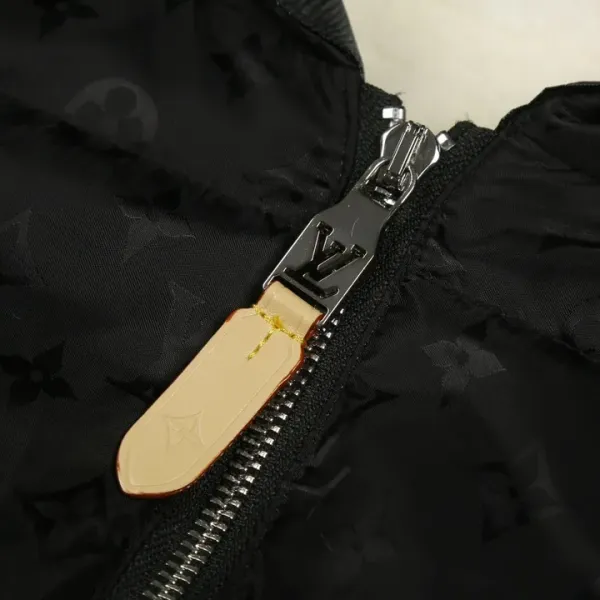 【LOUIS VUITTON  公式旗艦店】ルイヴィトン ダウンジャケット好評に付き再入荷！ 241213