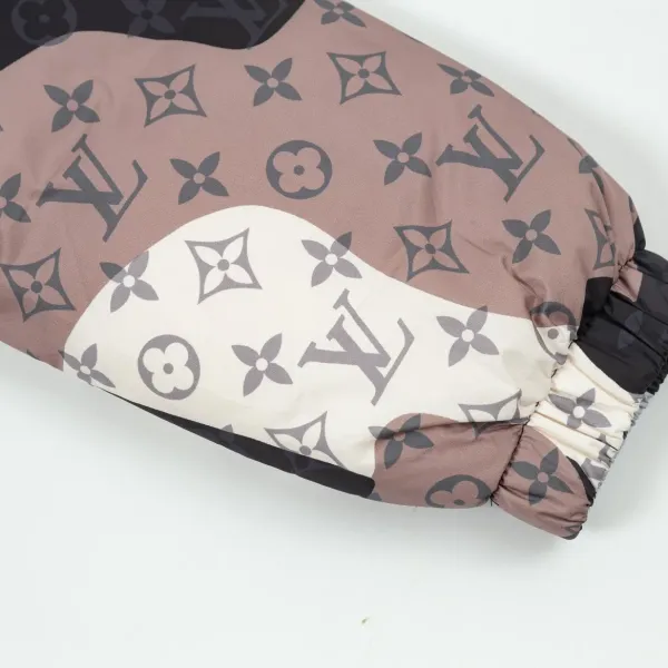 LV 【LOUIS VUITTON 公式旗艦店】ルイヴィトン ダウンジャケット ご好評に付き再入荷!240927 LV 【LOUIS VUITTON 公式旗艦店】ルイヴィトン ダウンジャケット ご好評に付き再入荷!240927