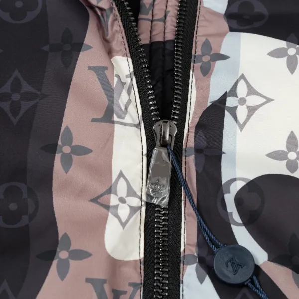 LV 【LOUIS VUITTON 公式旗艦店】ルイヴィトン ダウンジャケット ご好評に付き再入荷!240927 LV 【LOUIS VUITTON 公式旗艦店】ルイヴィトン ダウンジャケット ご好評に付き再入荷!240927