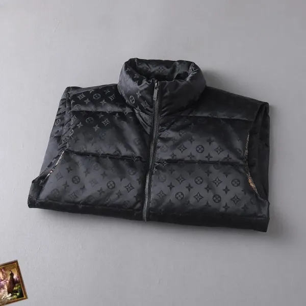 LOUIS VUITTON(ルイヴィトン)ダウンベスト LOUIS VUITTON(ルイヴィトン)ダウンベスト
