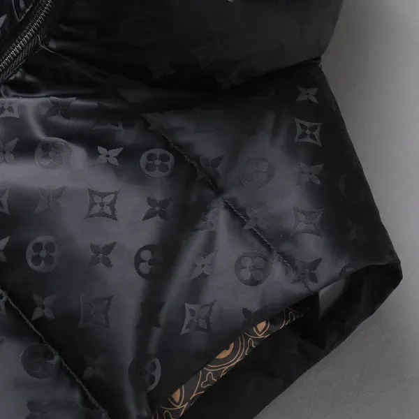 LOUIS VUITTON(ルイヴィトン)ダウンベスト LOUIS VUITTON(ルイヴィトン)ダウンベスト
