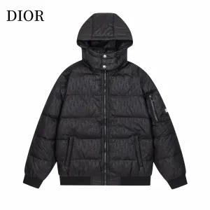 【DIOR 公式旗艦店】ディオール ダウンジャケット ご好評に付き再入荷! 241112 【DIOR 公式旗艦店】ディオール ダウンジャケット ご好評に付き再入荷! 241112