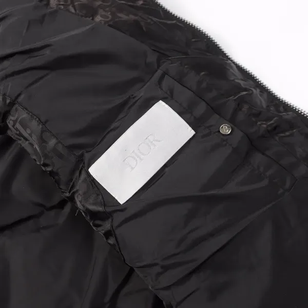 【DIOR  公式旗艦店】ディオール  ダウンベスト  ご好評に付き再入荷！ 241112