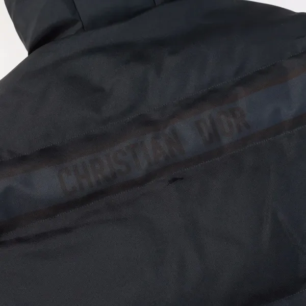 【DIOR 公式旗艦店】ディオール ダウンジャケット ご好評に付き再入荷!241022 【DIOR 公式旗艦店】ディオール ダウンジャケット ご好評に付き再入荷!241022