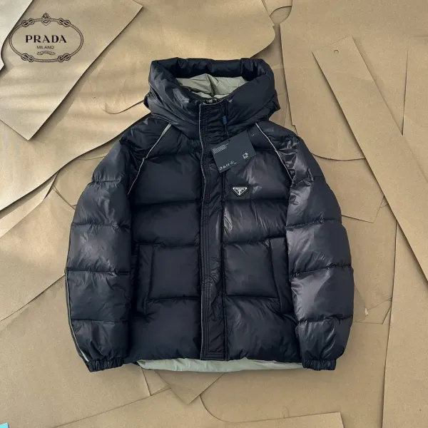 【PRADA 公式旗艦店】プラダ ダウンジャケット好評に付き再入荷!241227 【PRADA 公式旗艦店】プラダ ダウンジャケット好評に付き再入荷!241227