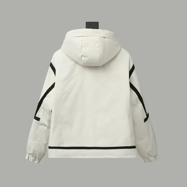 【PRADA 公式旗艦店】プラダ ダウンジャケット 好評に付き再入荷! 241102 【PRADA 公式旗艦店】プラダ ダウンジャケット 好評に付き再入荷! 241102