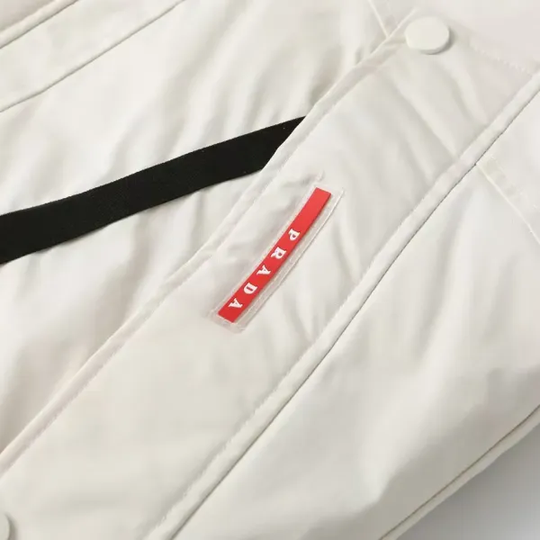 【PRADA 公式旗艦店】プラダ ダウンジャケット 好評に付き再入荷! 241102 【PRADA 公式旗艦店】プラダ ダウンジャケット 好評に付き再入荷! 241102