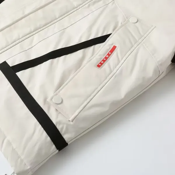 【PRADA 公式旗艦店】プラダ ダウンジャケット 好評に付き再入荷! 241102 【PRADA 公式旗艦店】プラダ ダウンジャケット 好評に付き再入荷! 241102