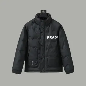 【PRADA 公式旗艦店】プラダ ダウンジャケット 好評に付き再入荷! 241102 【PRADA 公式旗艦店】プラダ ダウンジャケット 好評に付き再入荷! 241102