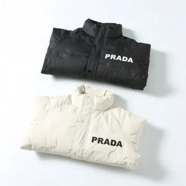 【PRADA 公式旗艦店】プラダ ダウンジャケット 好評に付き再入荷! 241102 【PRADA 公式旗艦店】プラダ ダウンジャケット 好評に付き再入荷! 241102