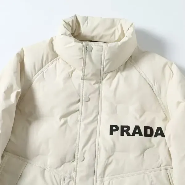 【PRADA 公式旗艦店】プラダ ダウンジャケット 好評に付き再入荷! 241102 【PRADA 公式旗艦店】プラダ ダウンジャケット 好評に付き再入荷! 241102