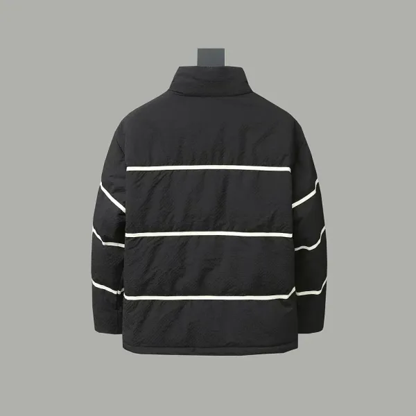 【PRADA 公式旗艦店】プラダ ダウンジャケット 好評に付き再入荷! 241102 【PRADA 公式旗艦店】プラダ ダウンジャケット 好評に付き再入荷! 241102
