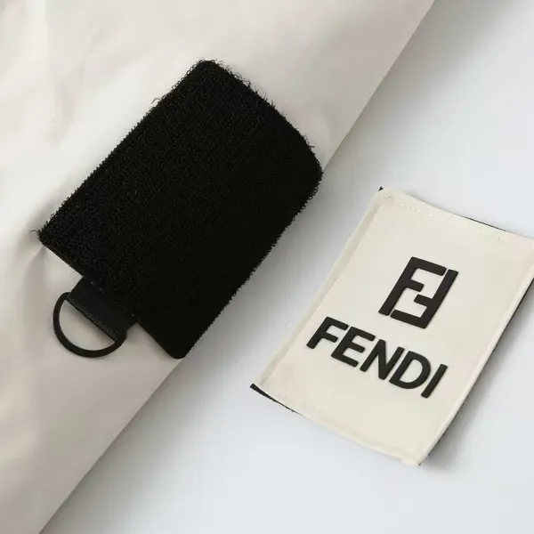 FENDI（フェンディ） ダウンジャケット  241112