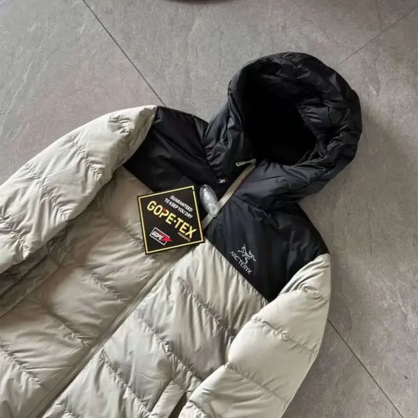 【ARCTERYX   公式旗艦店】 アークテリクス  ダウンジャケット ご好評に付き再入荷！  241228