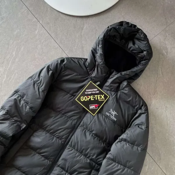 【ARCTERYX   公式旗艦店】 アークテリクス  ダウンジャケット ご好評に付き再入荷！  241228