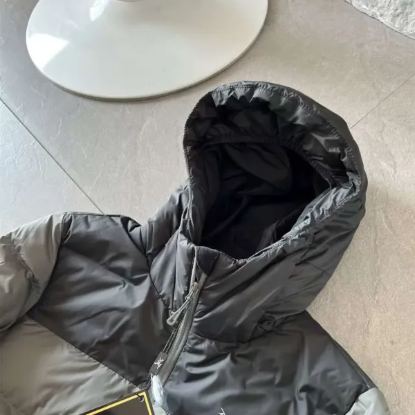 【ARCTERYX   公式旗艦店】 アークテリクス  ダウンジャケット ご好評に付き再入荷！  241228