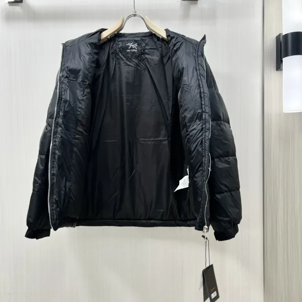 【ARCTERYX   公式旗艦店】アークテリクス   ダウンジャケット好評に付き再入荷！ 241207