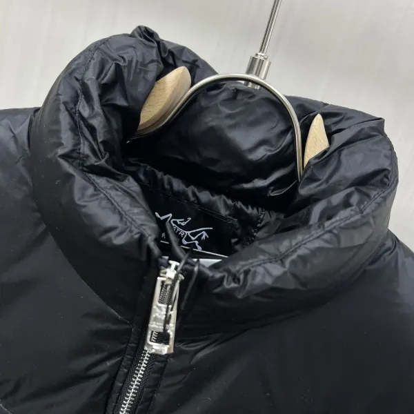 【ARCTERYX   公式旗艦店】アークテリクス   ダウンジャケット好評に付き再入荷！ 241207