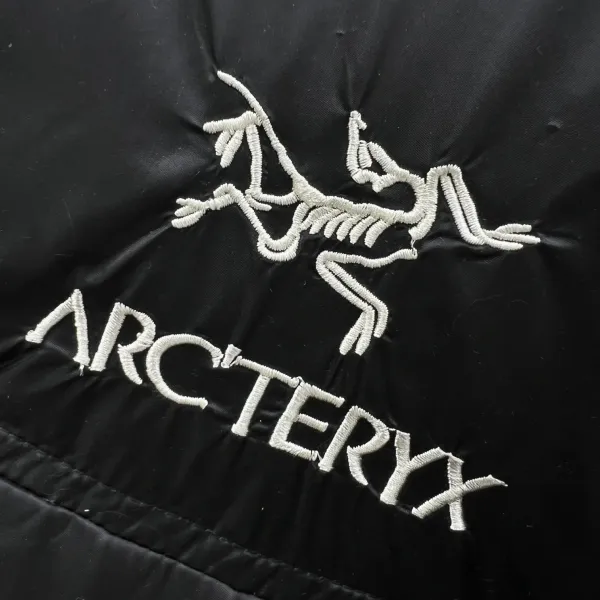 【ARCTERYX   公式旗艦店】アークテリクス   ダウンジャケット好評に付き再入荷！ 241207