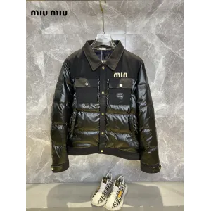 【Miumiu  公式旗艦店】ミュウミュウ ダウンジャケット ご好評に付き再入荷！241228