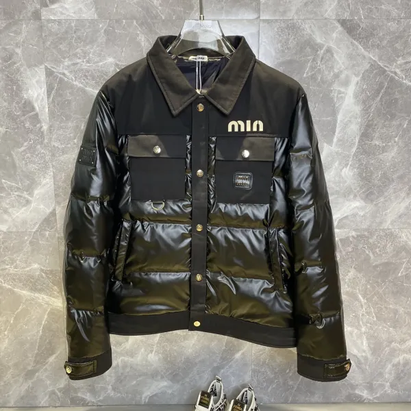 【Miumiu  公式旗艦店】ミュウミュウ ダウンジャケット ご好評に付き再入荷！241228