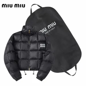 【Miumiu 公式旗艦店】ミュウミュウ ダウンジャケット ご好評に付き再入荷!241206 【Miumiu 公式旗艦店】ミュウミュウ ダウンジャケット ご好評に付き再入荷!241206